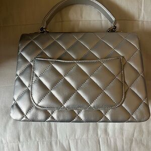 Elegant Silver Quilted Handbag